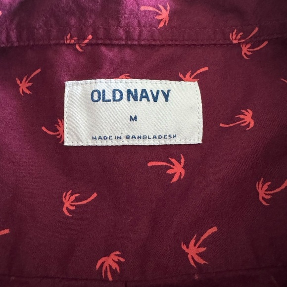 Old Navy Burgundy Patterned Casual Button Down Shirt - Picture 2 of 3